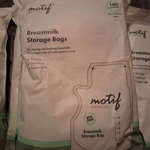 Motif Medical Breastmilk Storage Bags - White